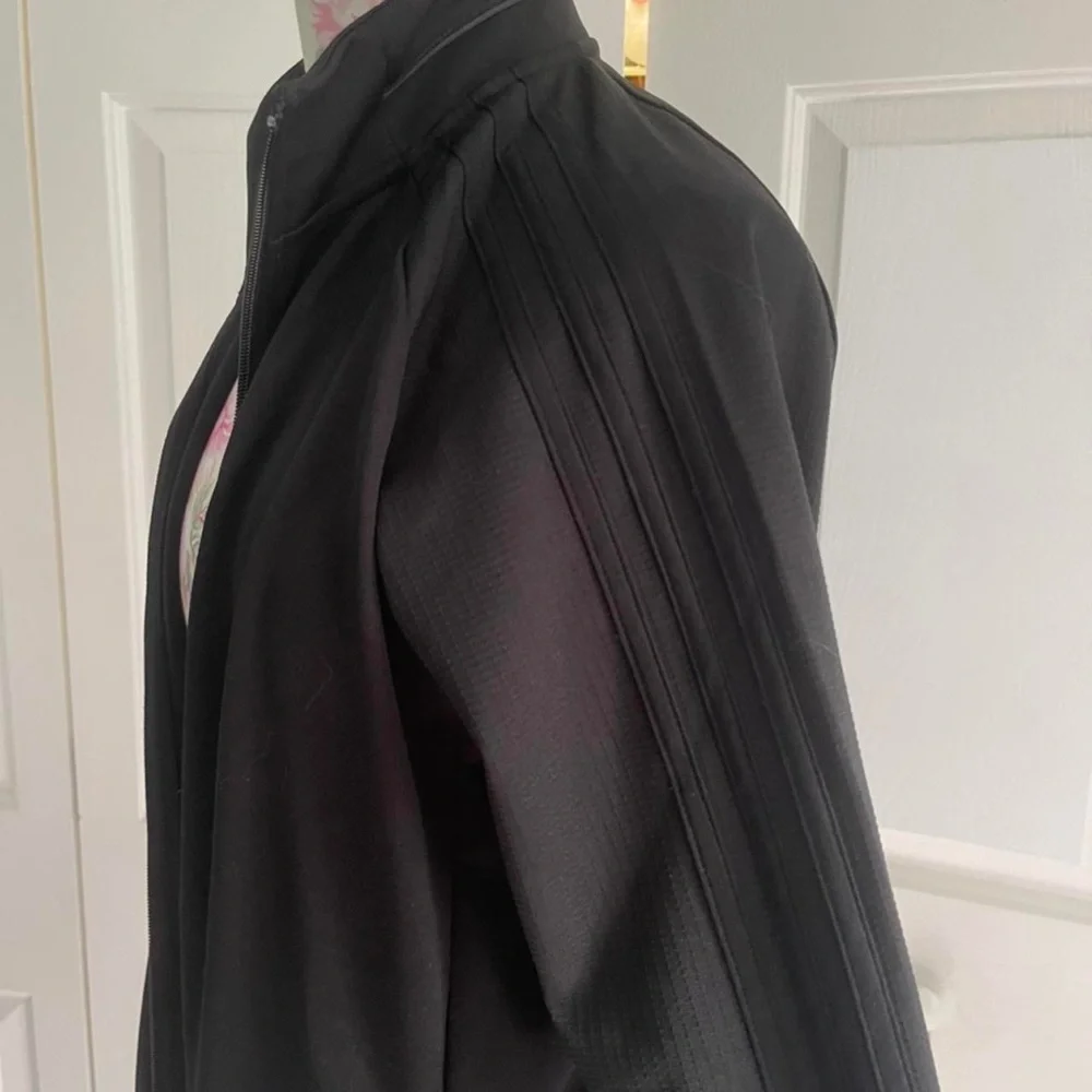 Adidas Climalite Black Jacket size M 🖤 - Picture 2 of 5
